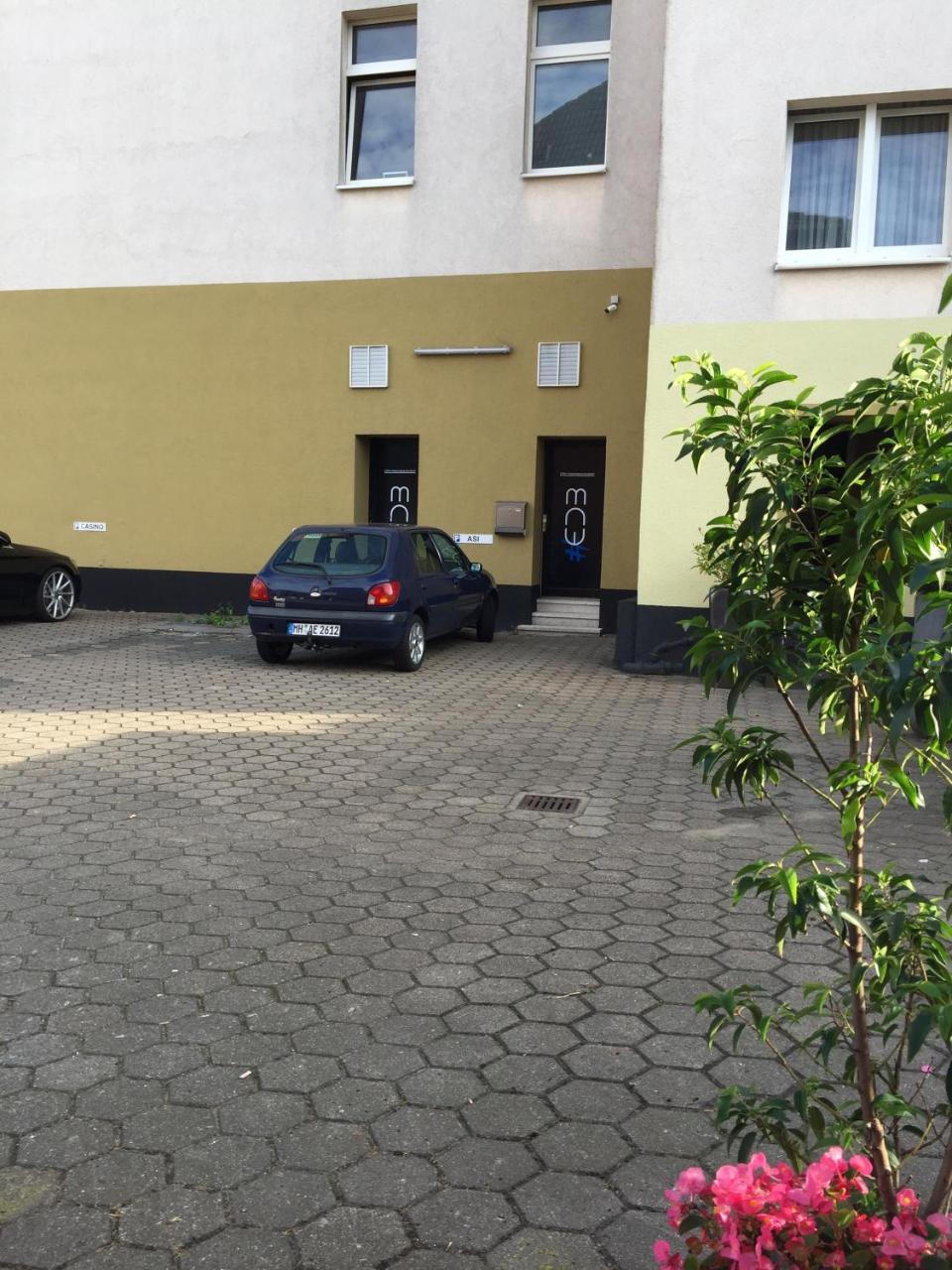 Moderne Studio Apartments Und 120Qm Wohnungen In Oberhausen, Ideal Fuer Geschaeftsreisende Und Monteure オーバーハウゼン エクステリア 写真