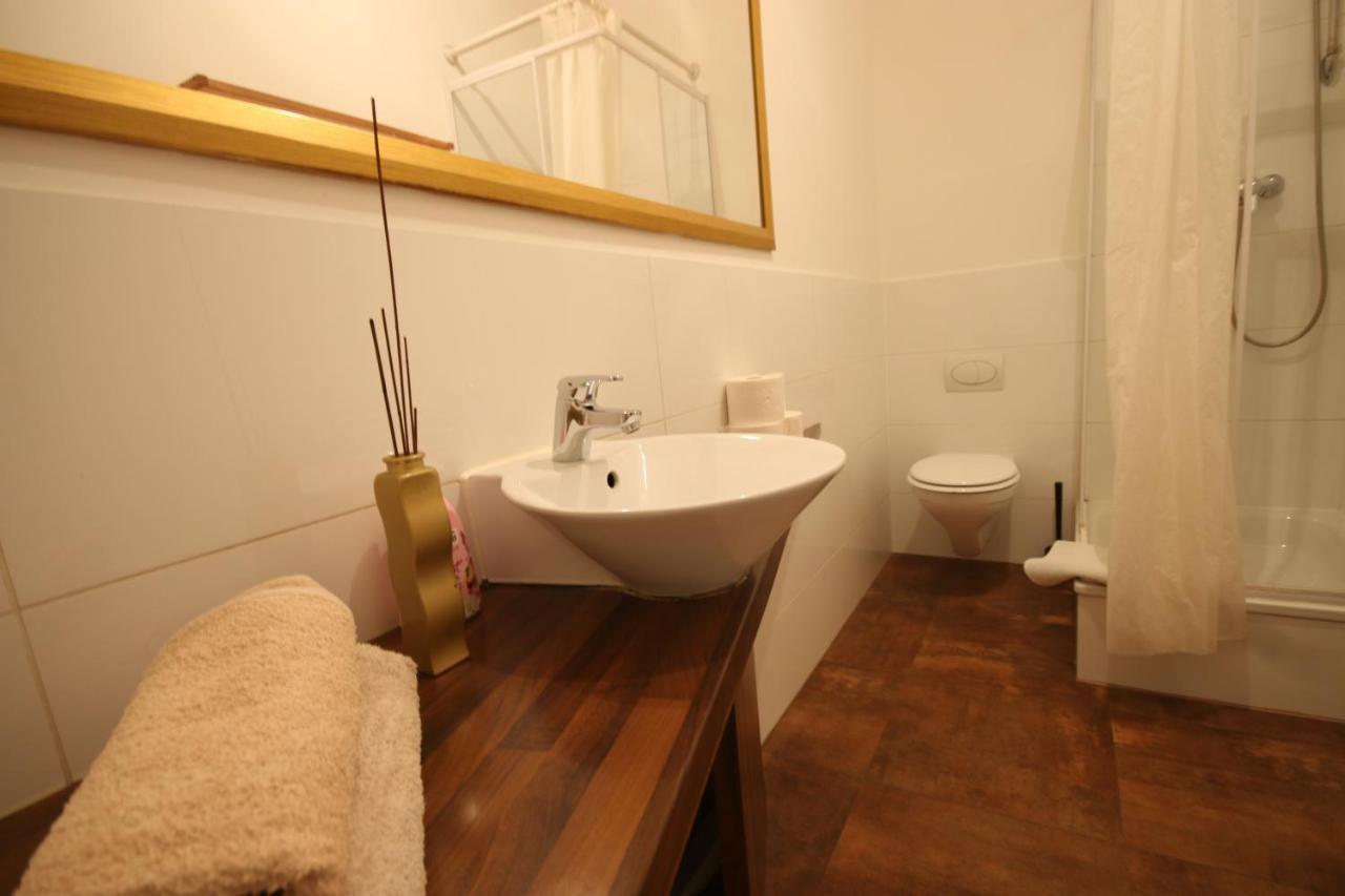 Moderne Studio Apartments Und 120Qm Wohnungen In Oberhausen, Ideal Fuer Geschaeftsreisende Und Monteure オーバーハウゼン エクステリア 写真